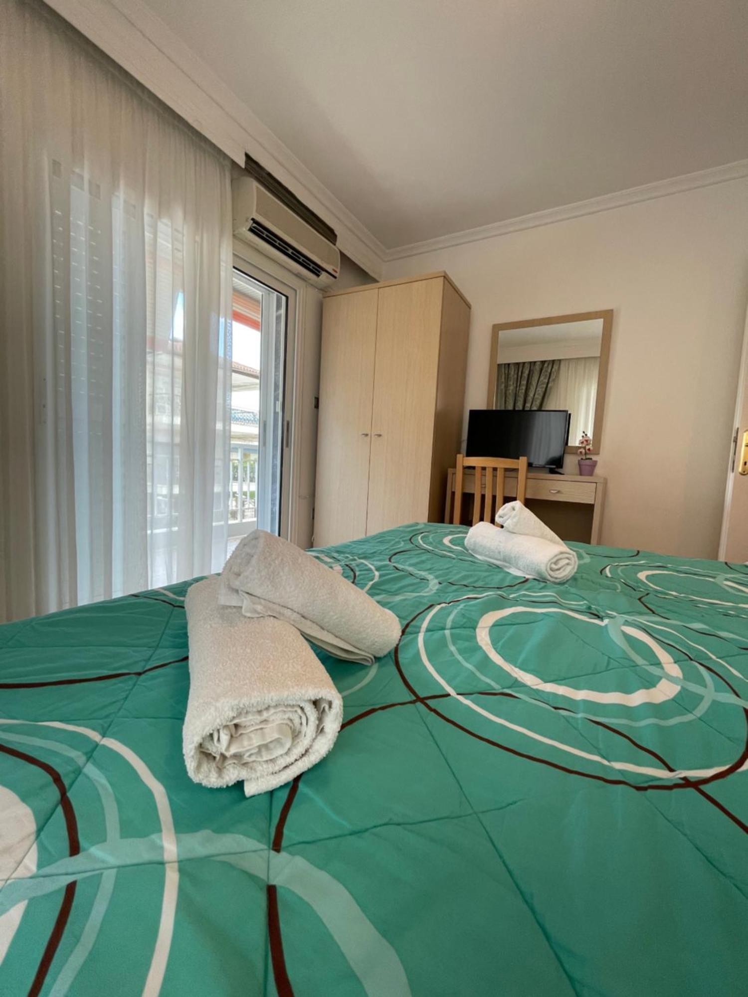 Maria Apartments Paralia Dionisiou Exterior foto