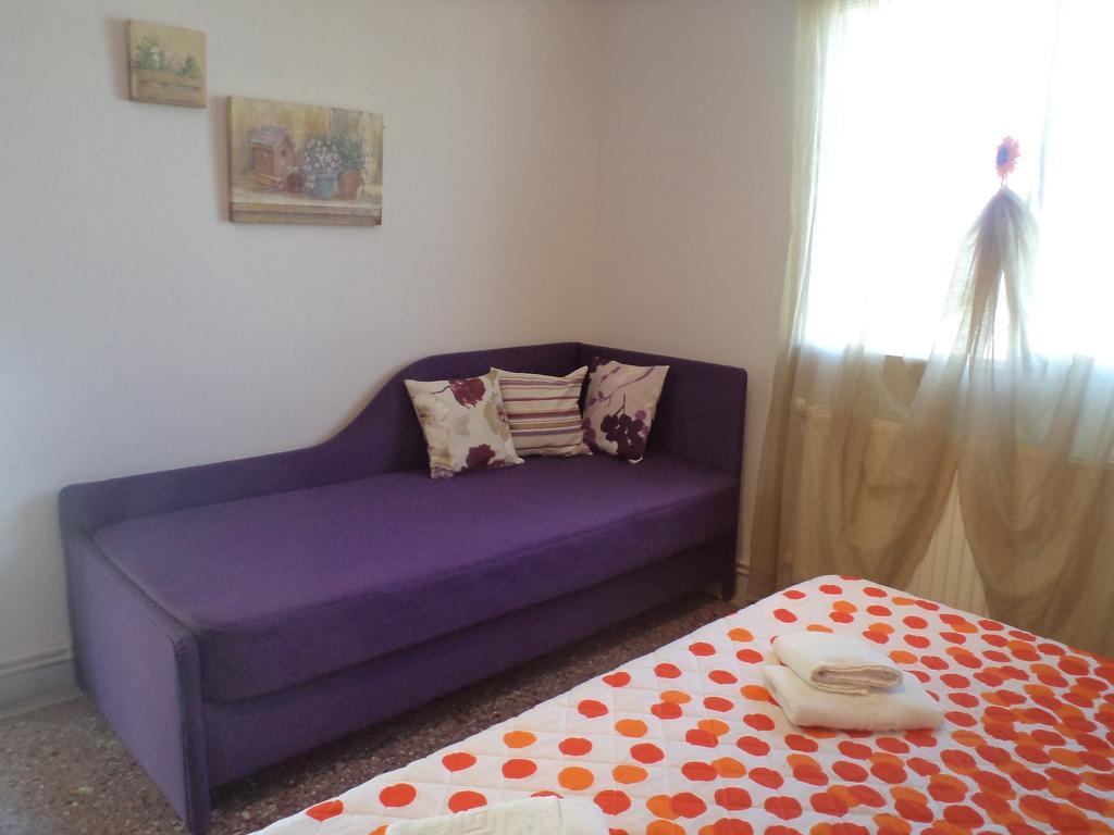 Maria Apartments Paralia Dionisiou Habitación foto