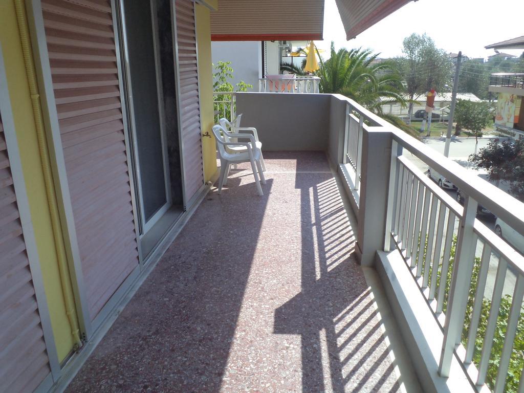 Maria Apartments Paralia Dionisiou Exterior foto